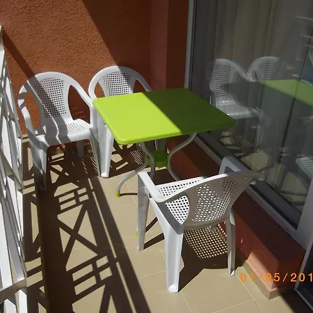 Apartment 1 Bedroom In Sunny Day 6
