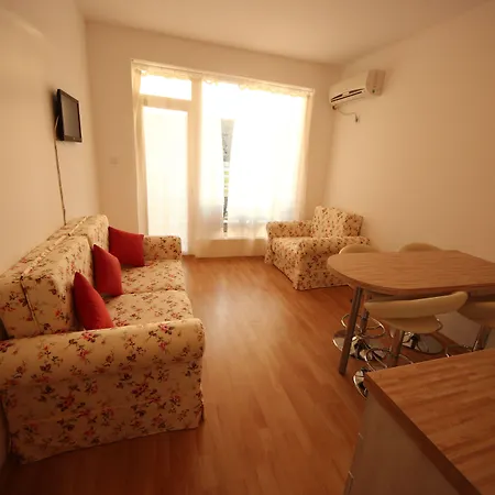1 Bedroom In Sunny Day 6 Apartment *