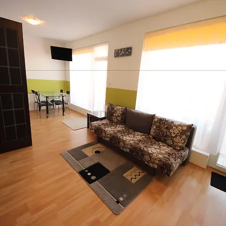 1 Bedroom In Sunny Day 6 Apartment *