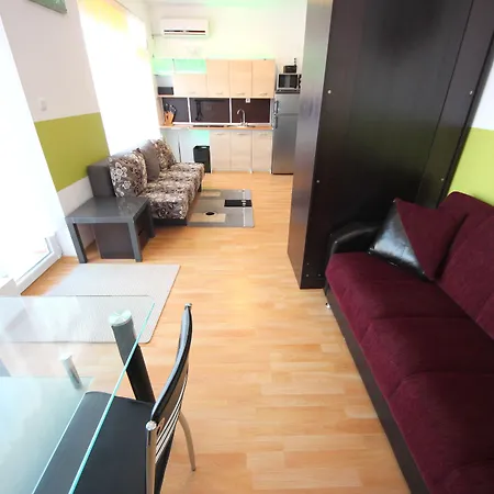 Apartment 1 Bedroom In Sunny Day 6