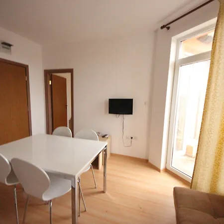 1 Bedroom In Sunny Day 6 Tunkovo