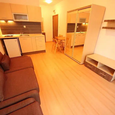 Apartment 1 Bedroom In Sunny Day 6