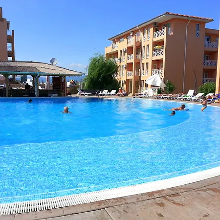 1 Bedroom In Sunny Day 6 *