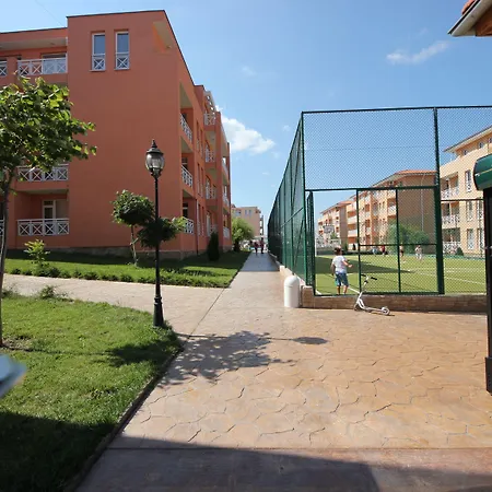 1 Bedroom In Sunny Day 6 Apartment