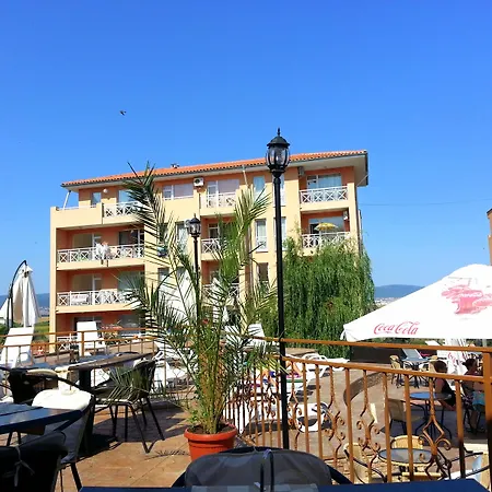 1 Bedroom In Sunny Day 6 Apartment *