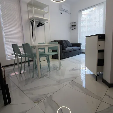 Apartment 1 Bedroom In Sunny Day 6 *