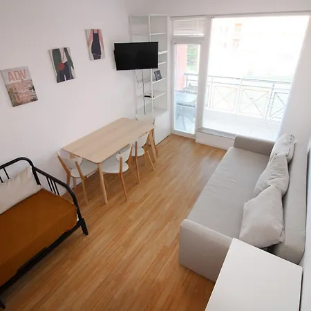 Apartment 1 Bedroom In Sunny Day 6 *