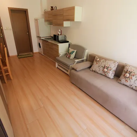 1 Bedroom In Sunny Day 6 *